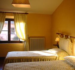 Tuscan villas for rent :: Pozzo vacation apartment at Villa Catignano
